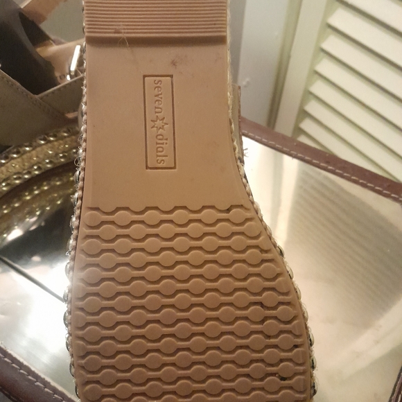 Seven dials - Picture 2 of 2